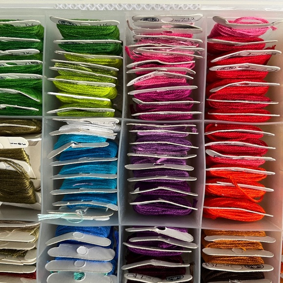 Embroidery Floss Cross Stitch Thread Lot of 138 on Cards Yellow Purple w. Case - Picture 6 of 7